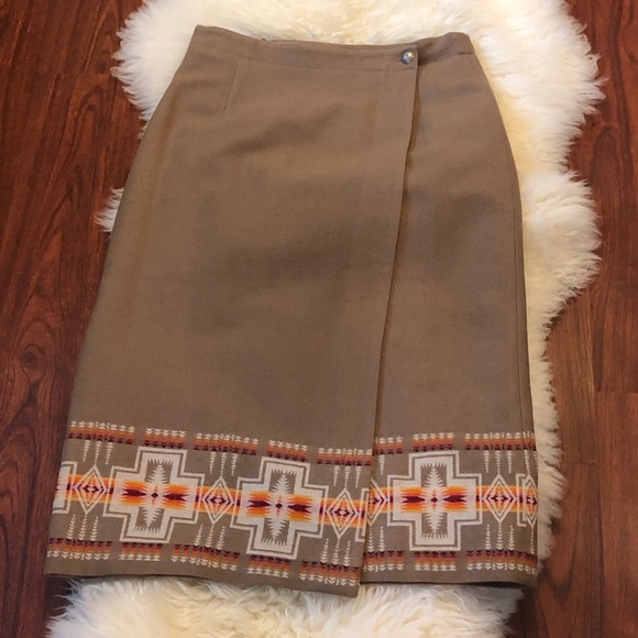 Pendleton Dresses & Skirts - Pendleton Virgin Wool Size 14 Skirt